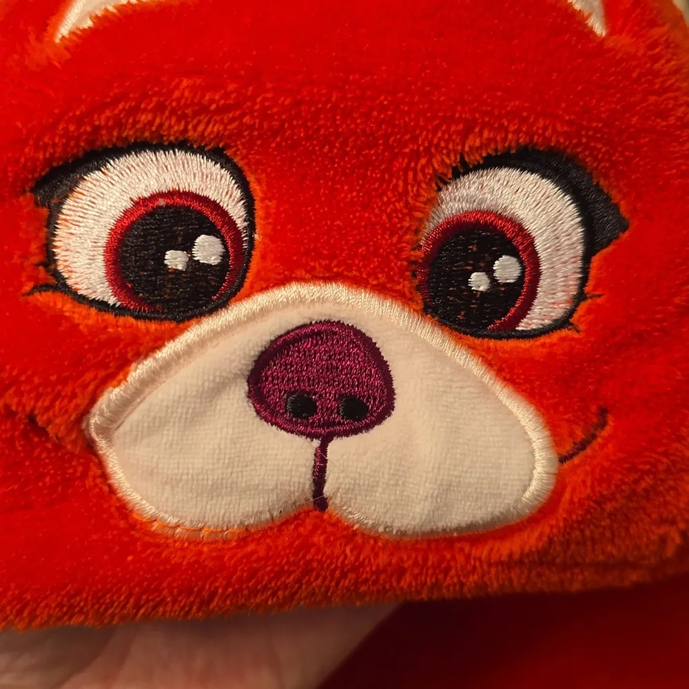 Disney RedPanda Robe - Picture 9 of 9